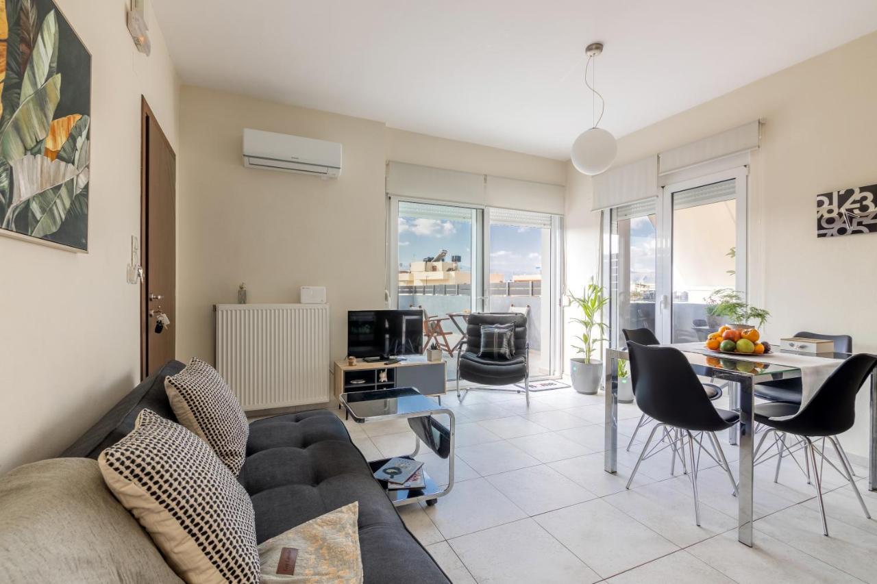 Bright & Modern Apt With View イラクリオン エクステリア 写真