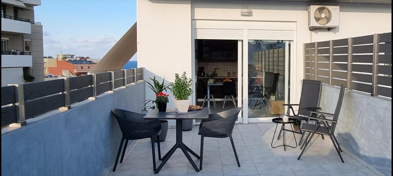 Bright & Modern Apt With View イラクリオン エクステリア 写真