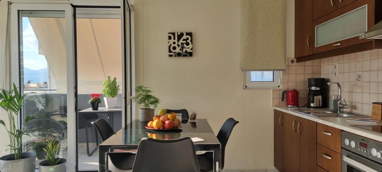 Bright & Modern Apt With View イラクリオン エクステリア 写真