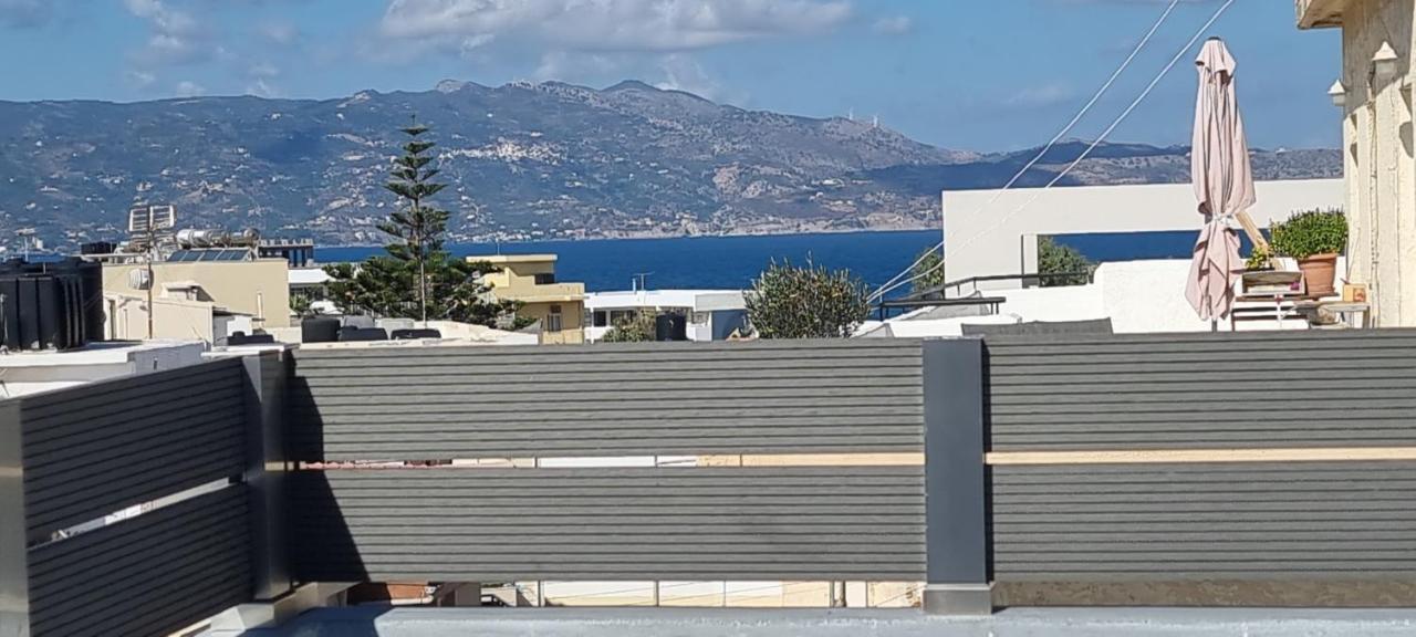Bright & Modern Apt With View イラクリオン エクステリア 写真